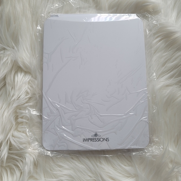 NEW Impressions Vanity Touchpad 2.0 LED Makeup Mirror - Picture 3 of 13